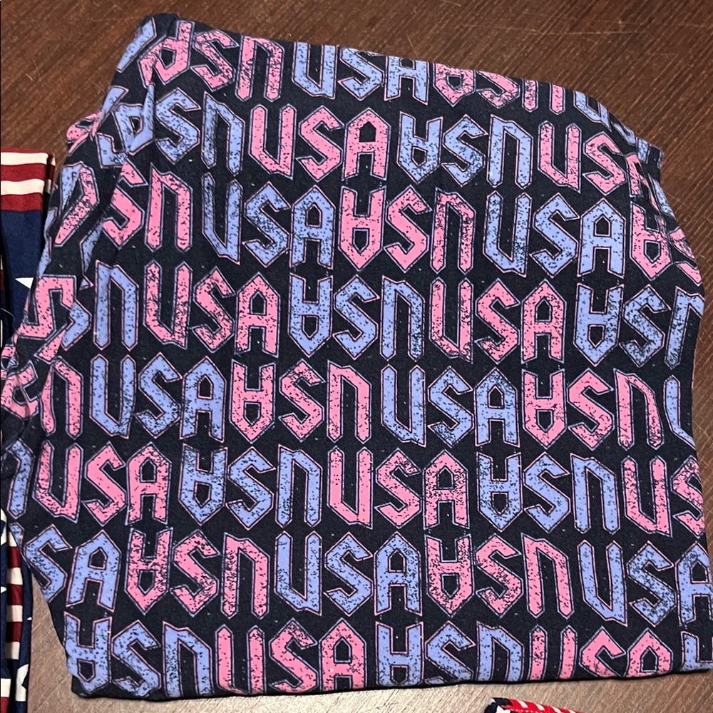 LuLaRoe Women's Leggings - Red, Blue, White set of 4 - Picture 4 of 6